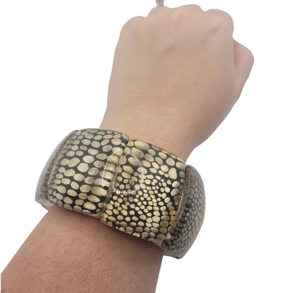 Snake Skin Pattern Enamel Stretch Bracelet - Picture 4 of 4